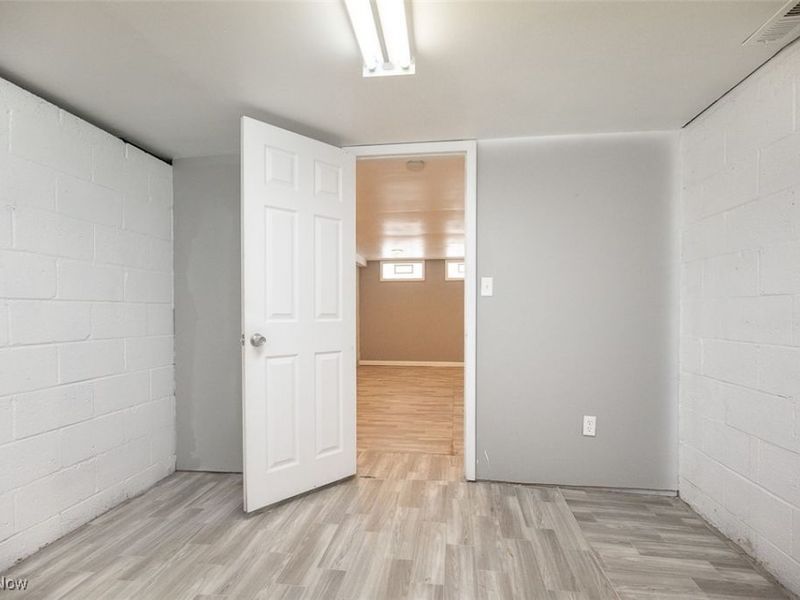 12328 Granger Road, Cleveland, OH 44125 Photo 37