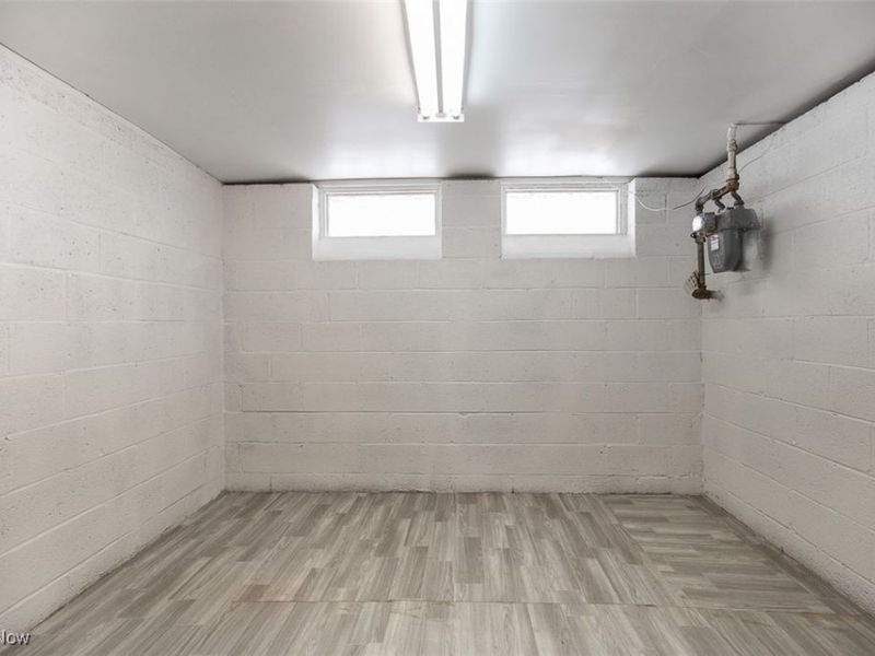 12328 Granger Road, Cleveland, OH 44125 Photo 37