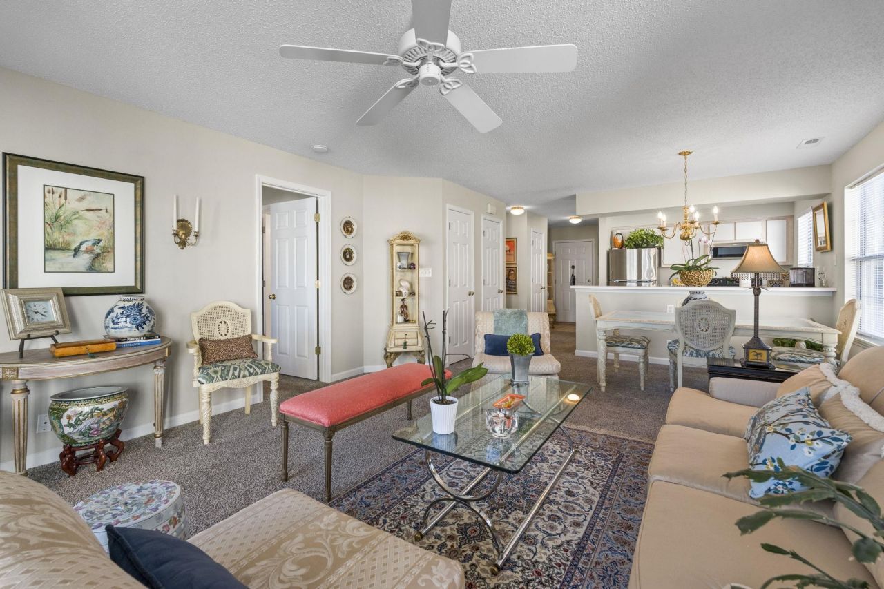 647 Woodmoor Dr. Photo 13