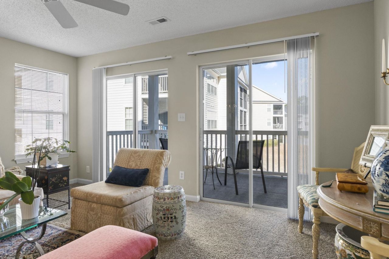 647 Woodmoor Dr. Photo 15