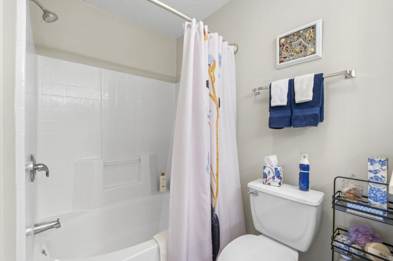 647 Woodmoor Dr. Photo 21