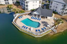 647 Woodmoor Dr. photo 4