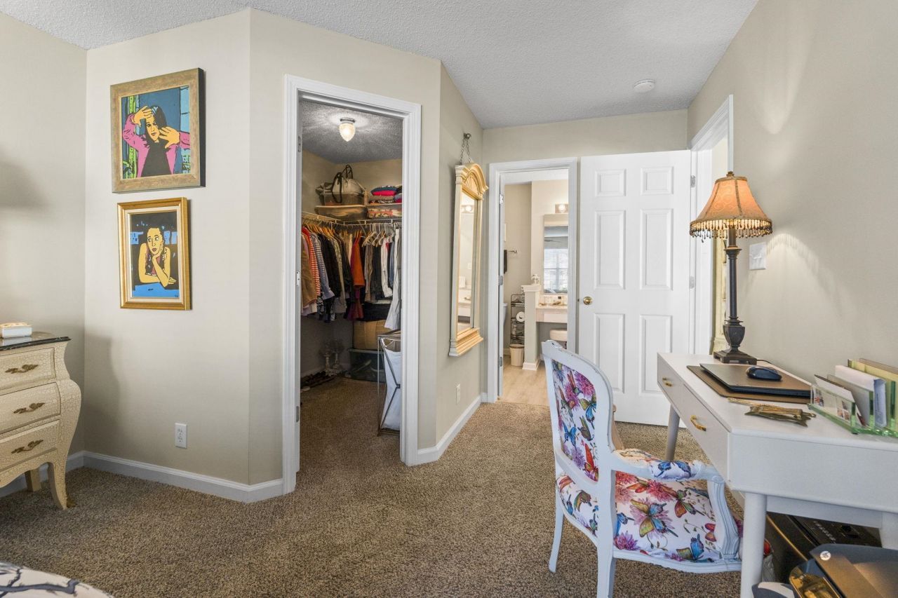 647 Woodmoor Dr. Photo 8