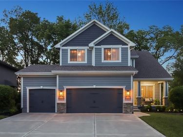 2322 SW River Trail road Road, Lee's Summit, MO 64082