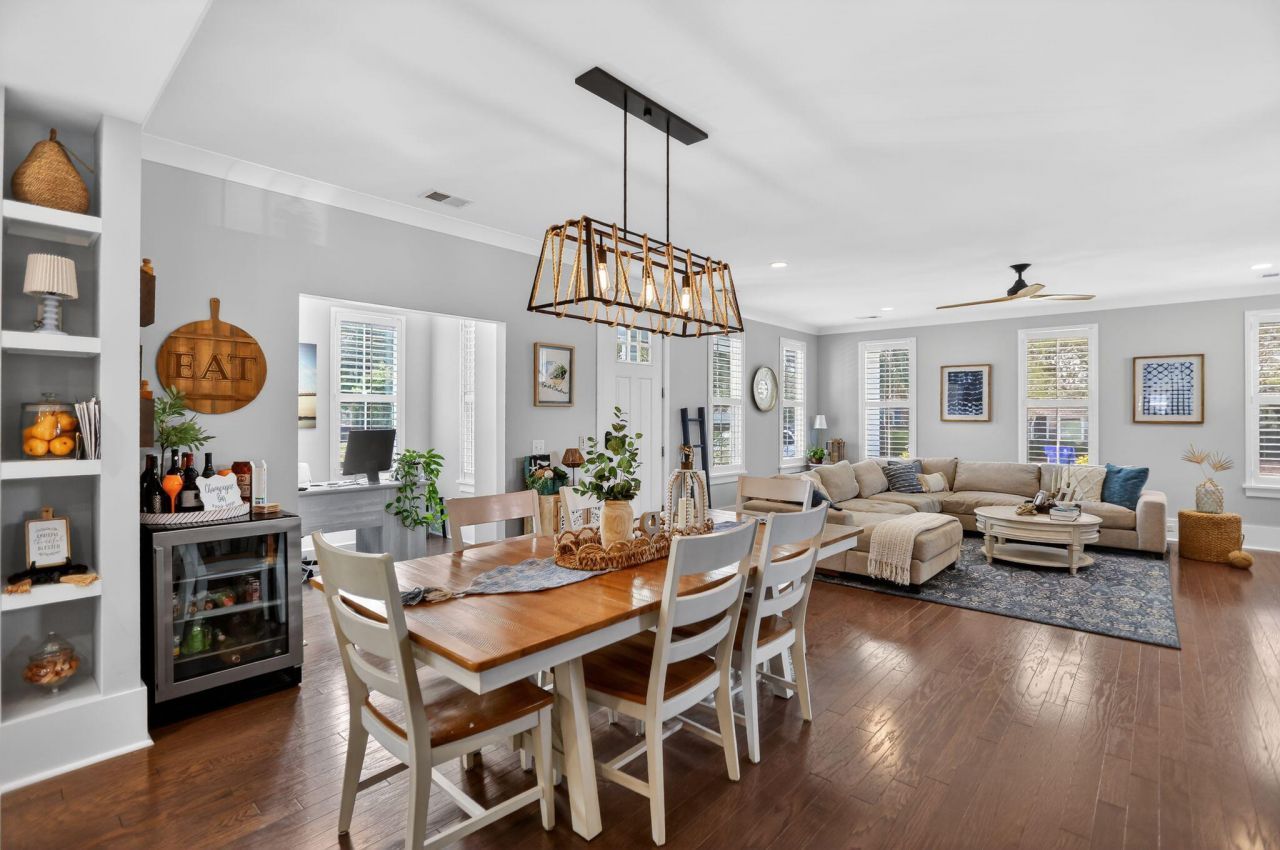 706 Kent Street Photo 11