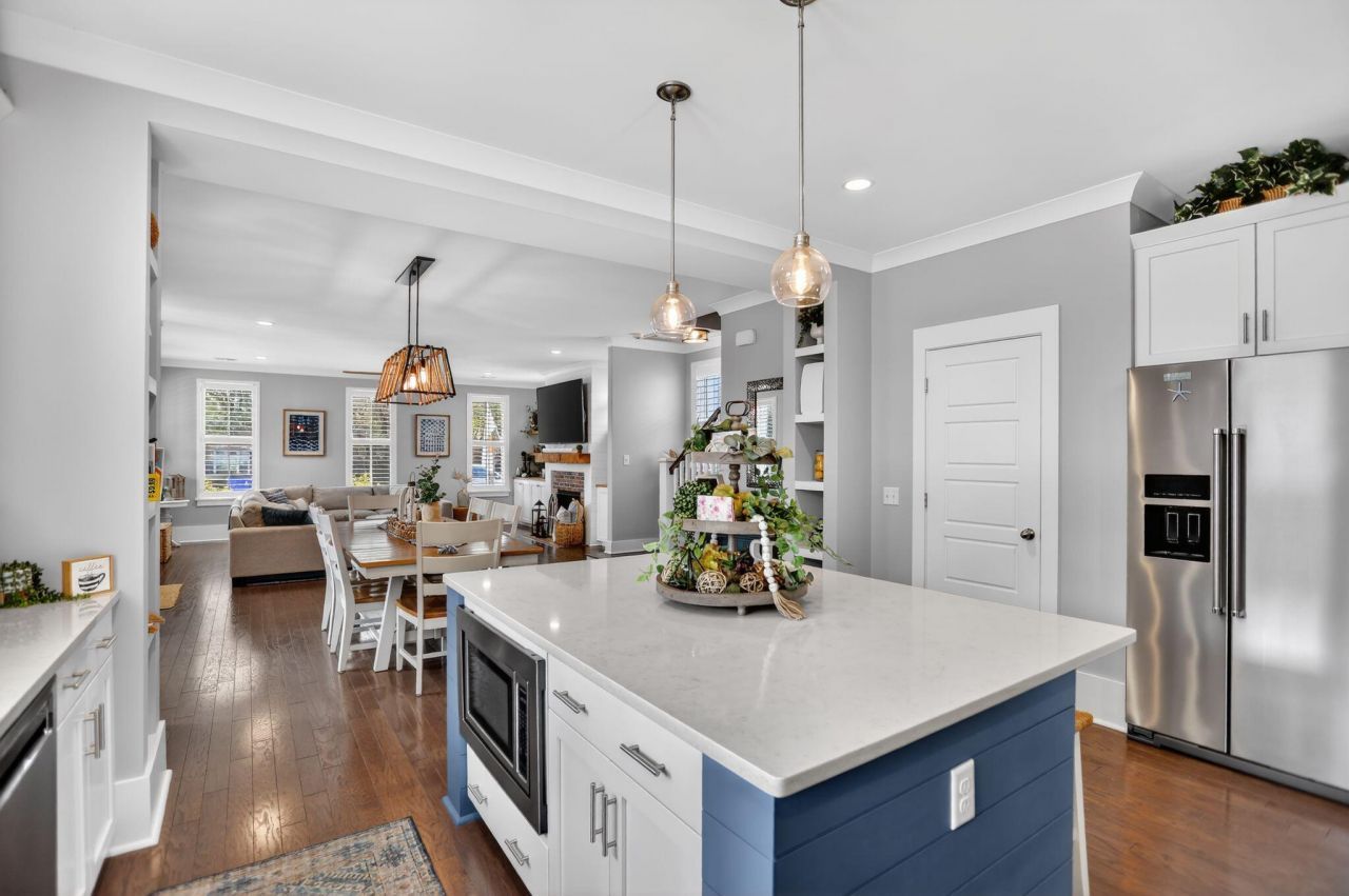 706 Kent Street Photo 15