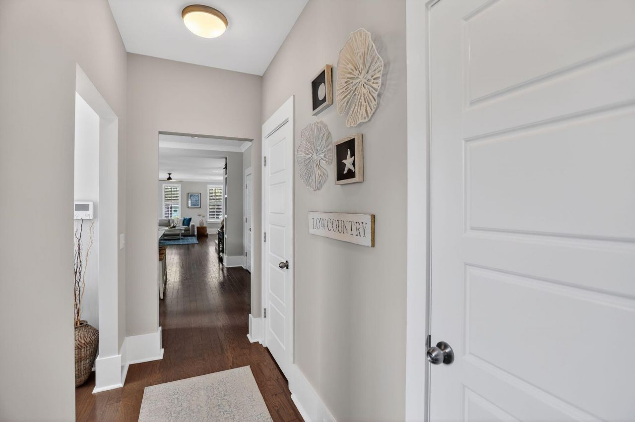 706 Kent Street Photo 18