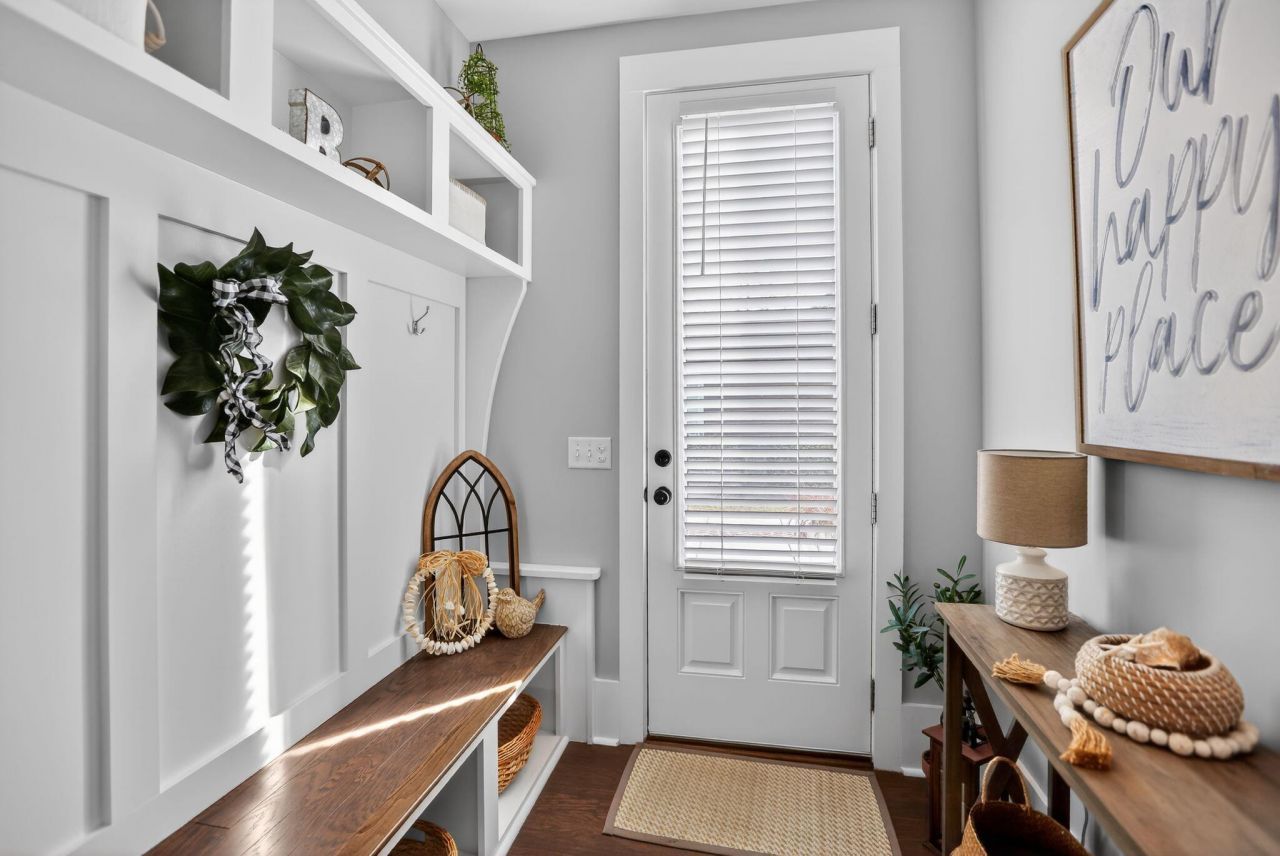 706 Kent Street Photo 19