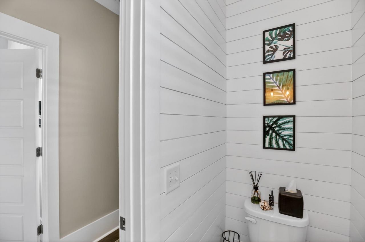 706 Kent Street Photo 21