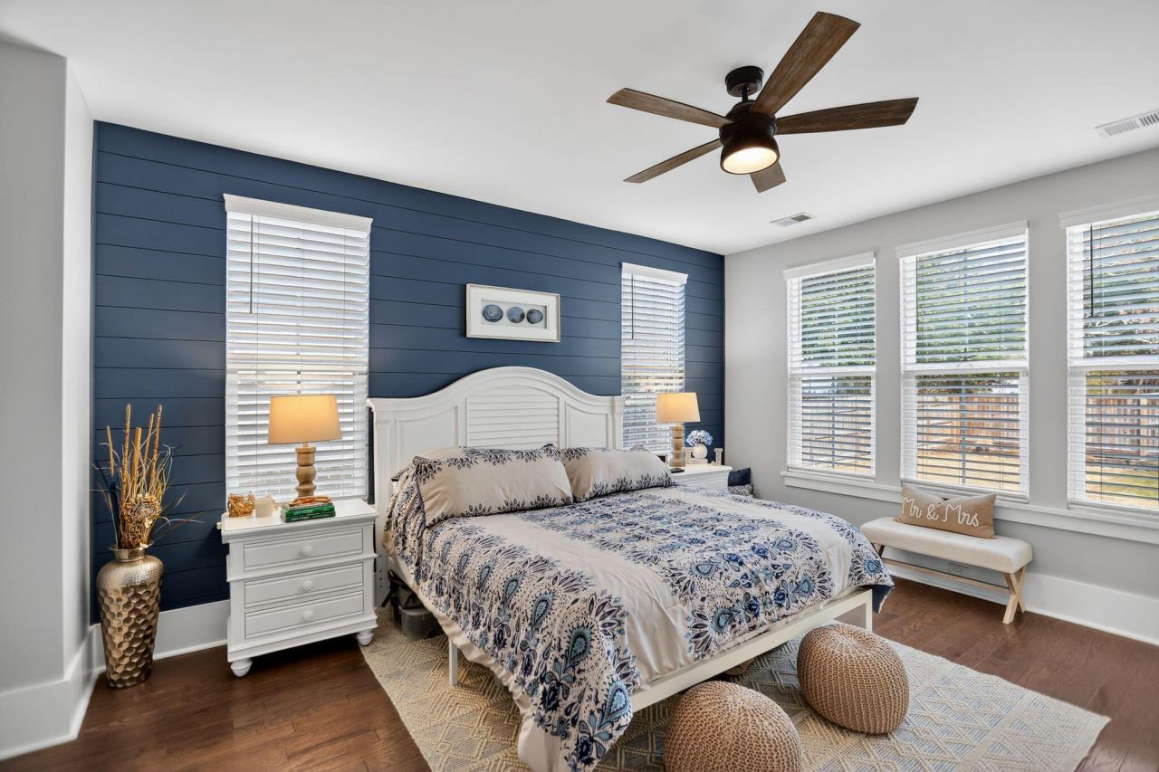 706 Kent Street Photo 25