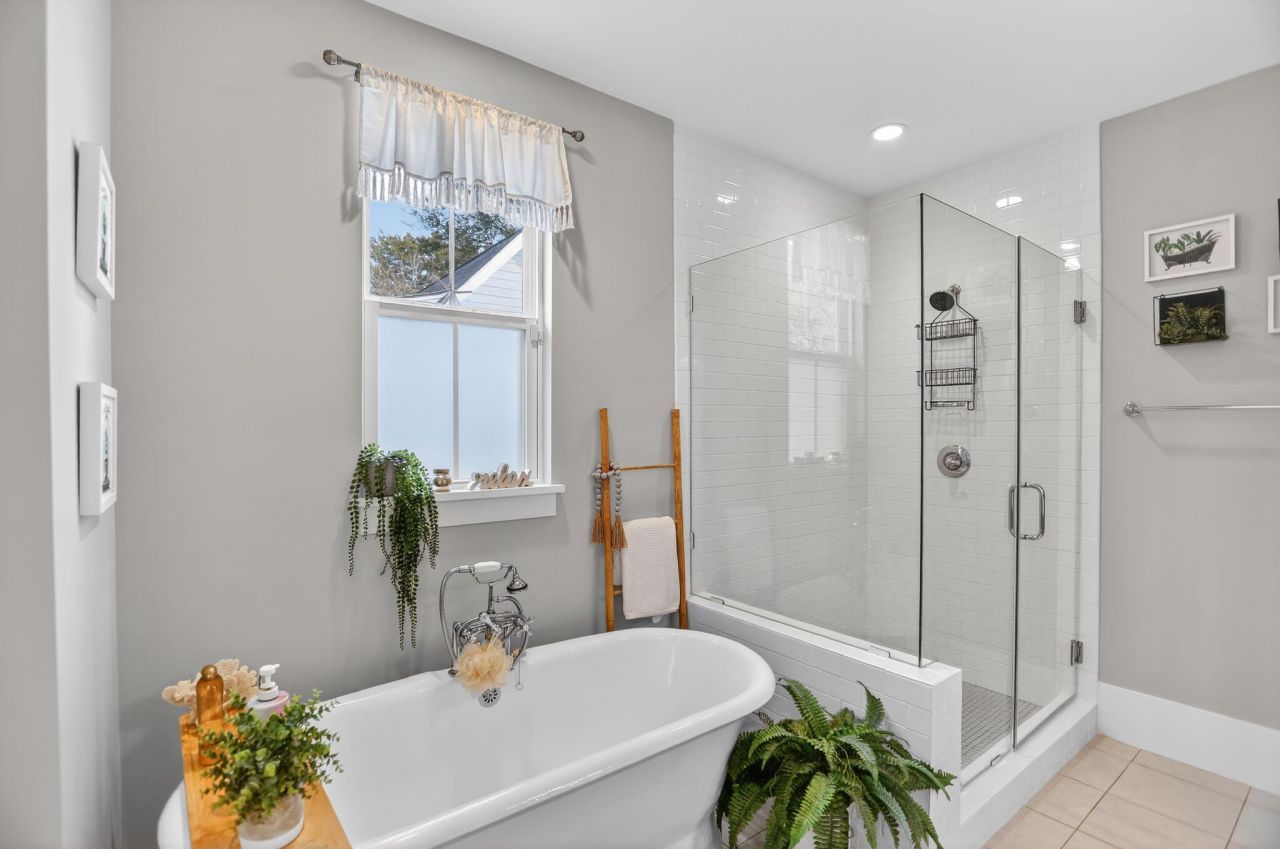 706 Kent Street Photo 28