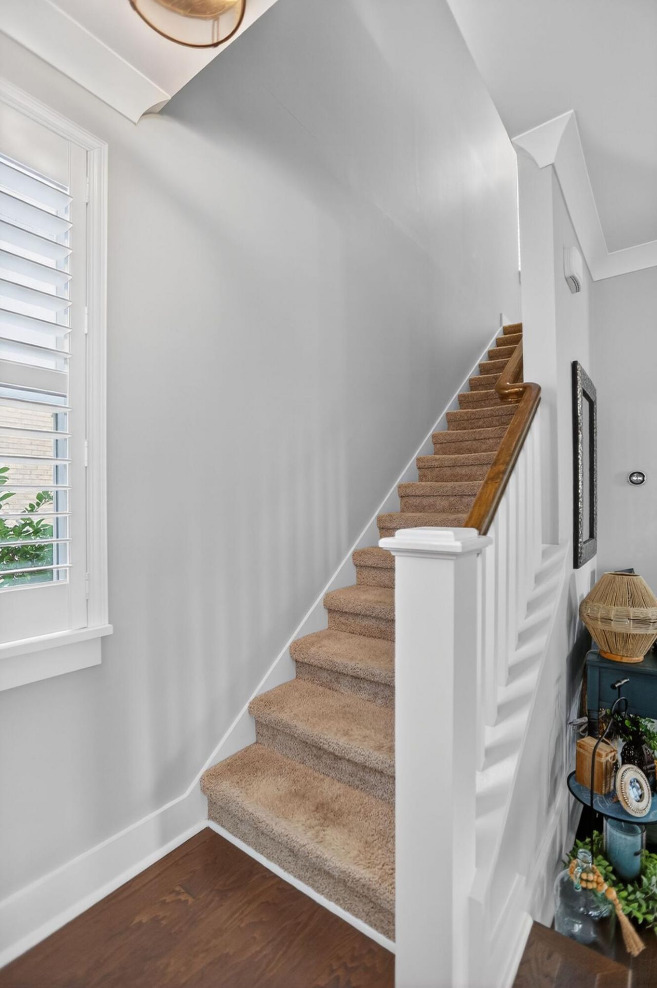 706 Kent Street Photo 32