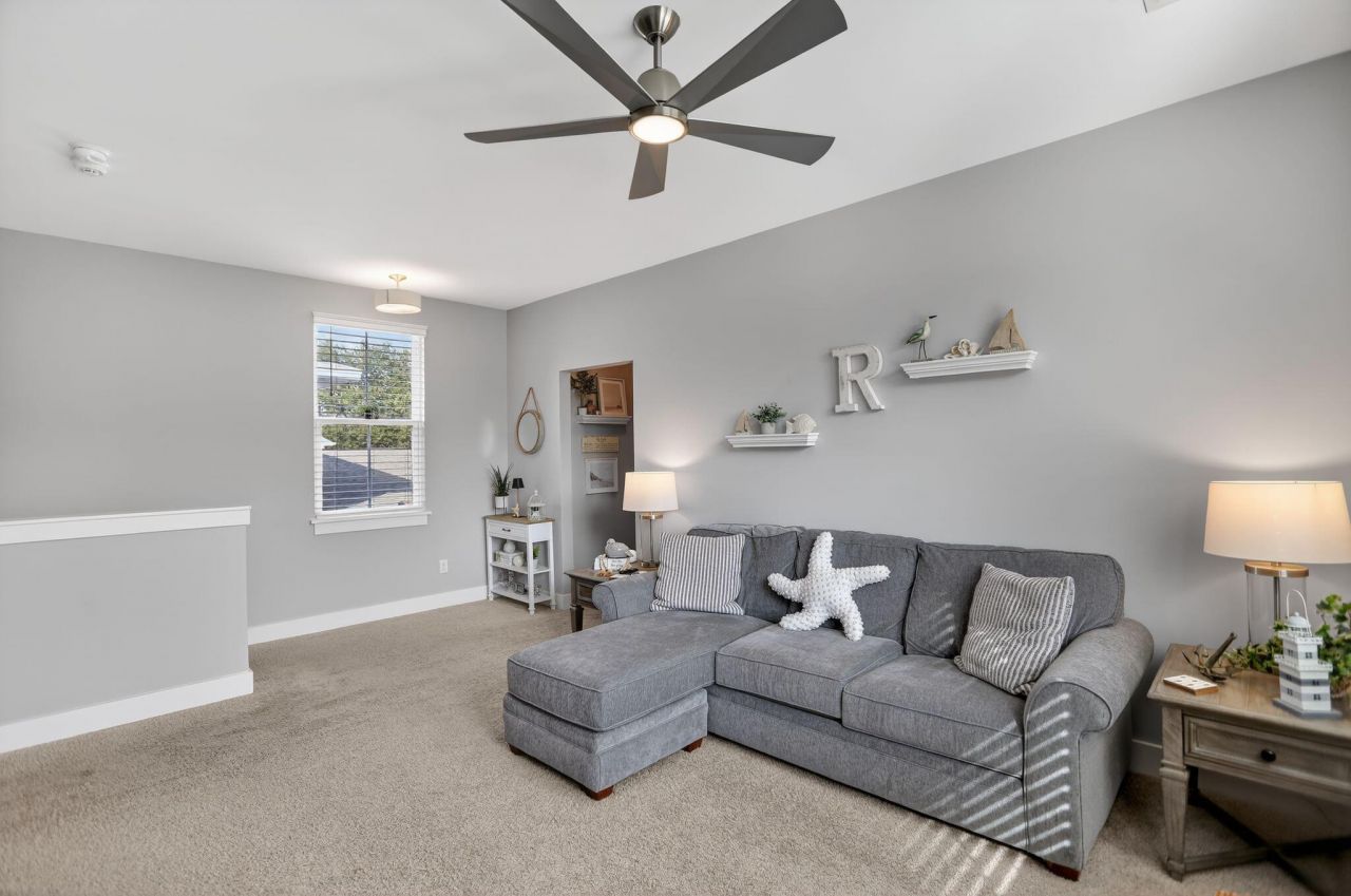 706 Kent Street Photo 34