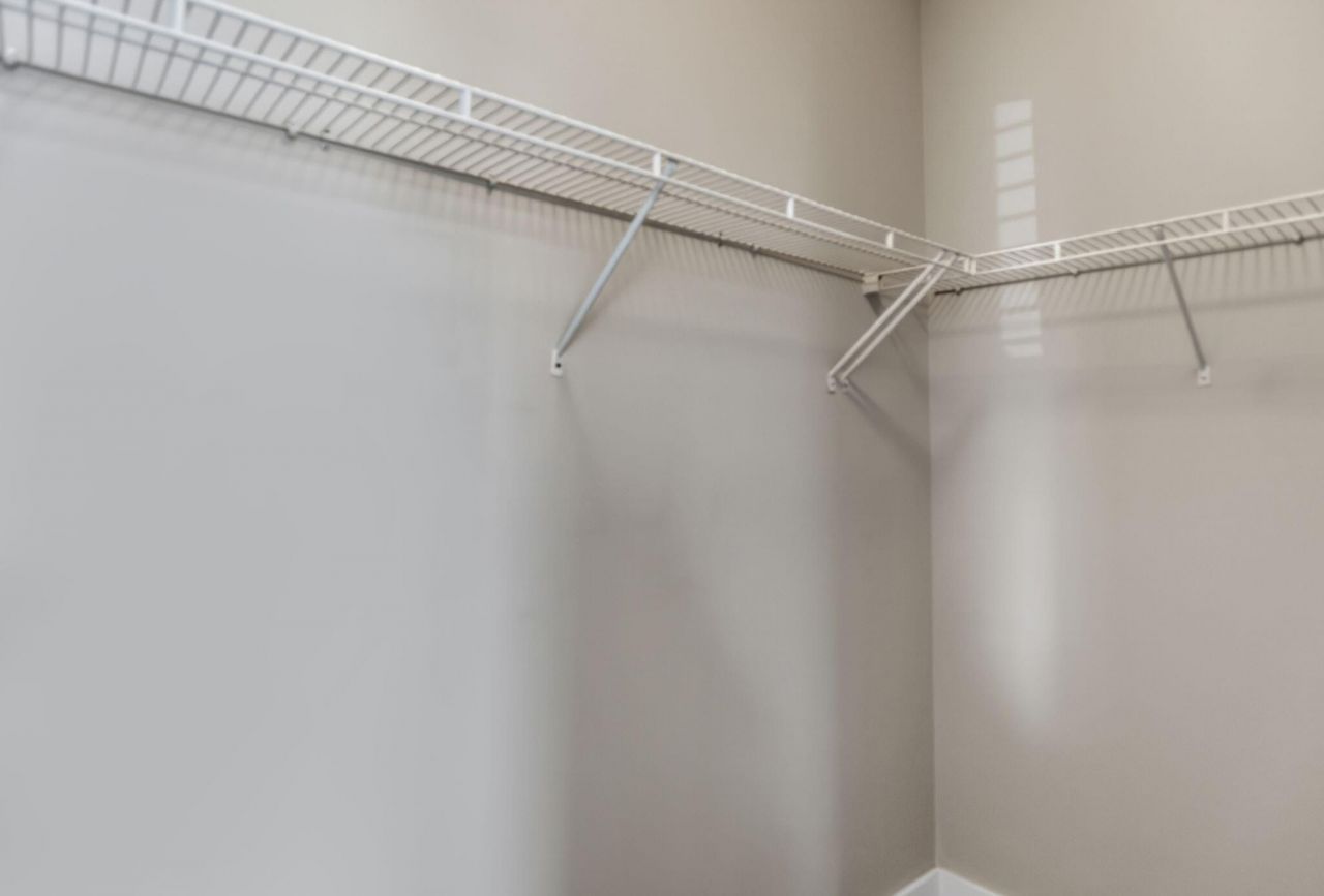 706 Kent Street Photo 47