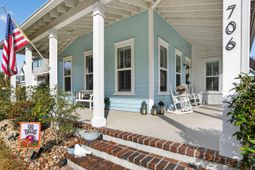 706 Kent Street photo 4