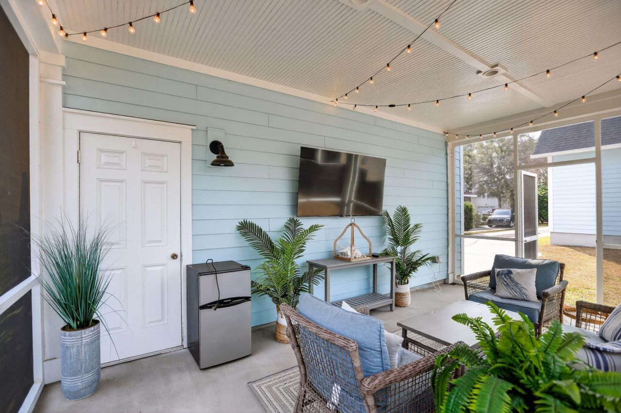 706 Kent Street Photo 53