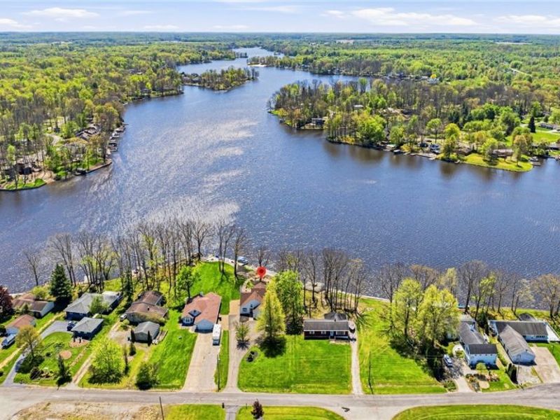 2528 Tupelo Drive, Roaming Shores, OH 44084 Photo 3