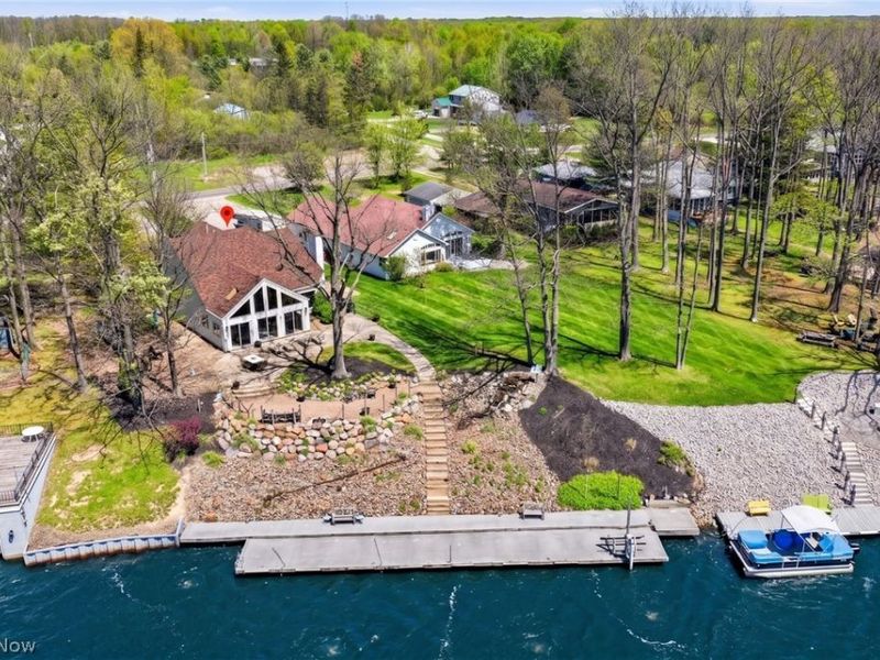 2528 Tupelo Drive, Roaming Shores, OH 44084 Photo 4