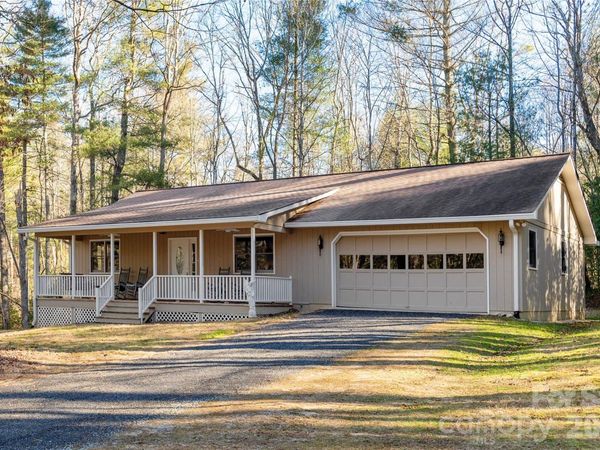 55 English Ivy Lane , Zirconia, NC 28790