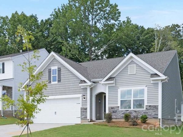 50 Ridgehaven Drive, Waynesville, NC 28786