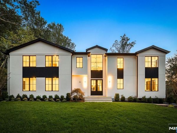 36 Hampshire Hill Road, Upper Saddle River, NJ 07458