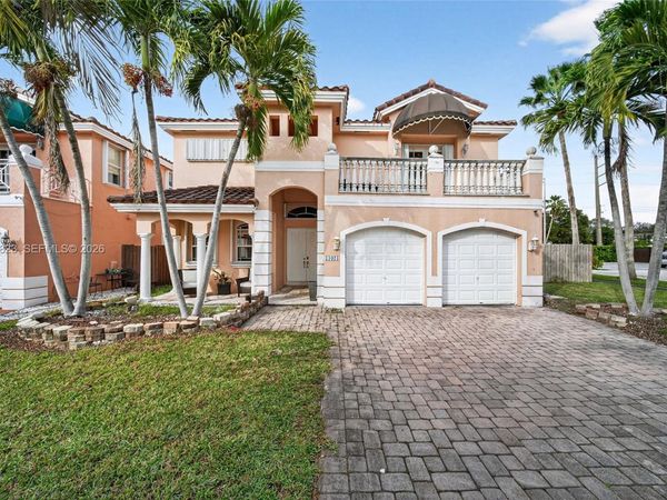 13921 SW 152nd Ter, Miami, FL 33177