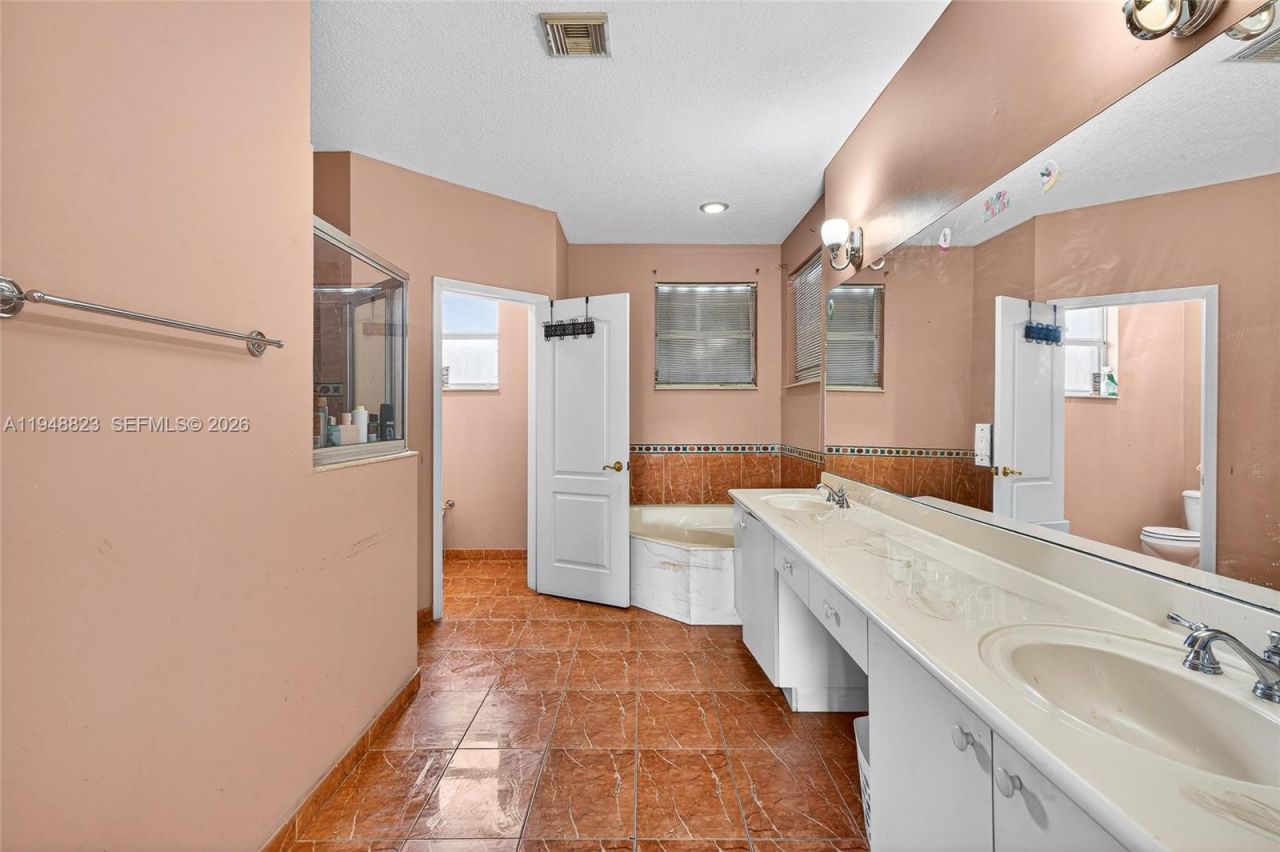 13921 SW 152nd Ter, Miami, FL 33177 Photo