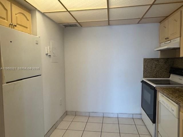 3675 N Country Club Dr, Unit 210, Aventura, FL 33180 Photo