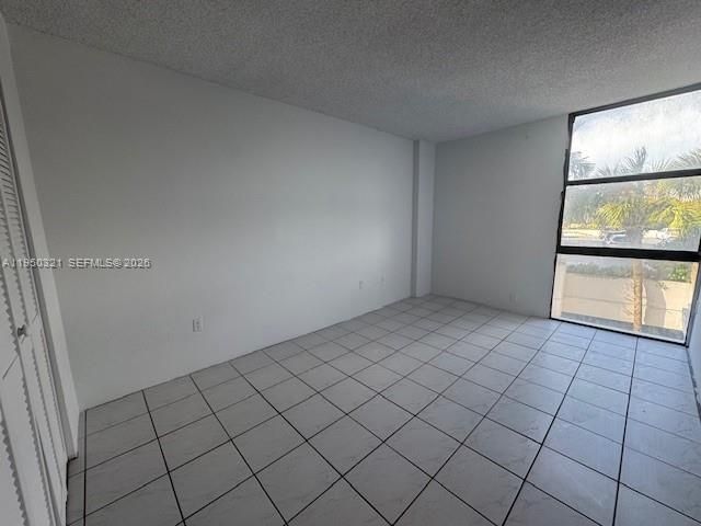 3675 N Country Club Dr, Unit 210, Aventura, FL 33180 Photo