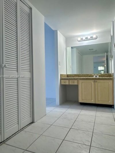 3675 N Country Club Dr, Unit 210, Aventura, FL 33180 Photo