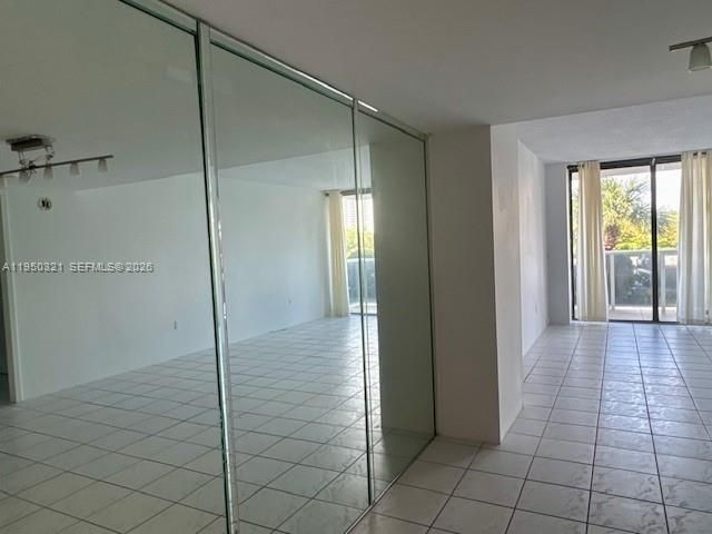 3675 N Country Club Dr, Unit 210, Aventura, FL 33180 Photo