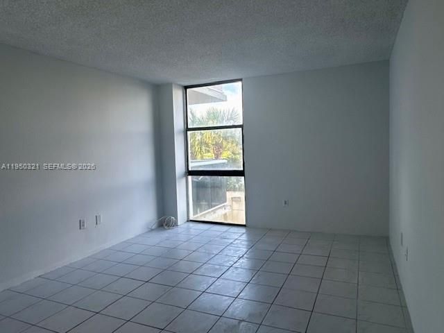 3675 N Country Club Dr, Unit 210, Aventura, FL 33180 Photo