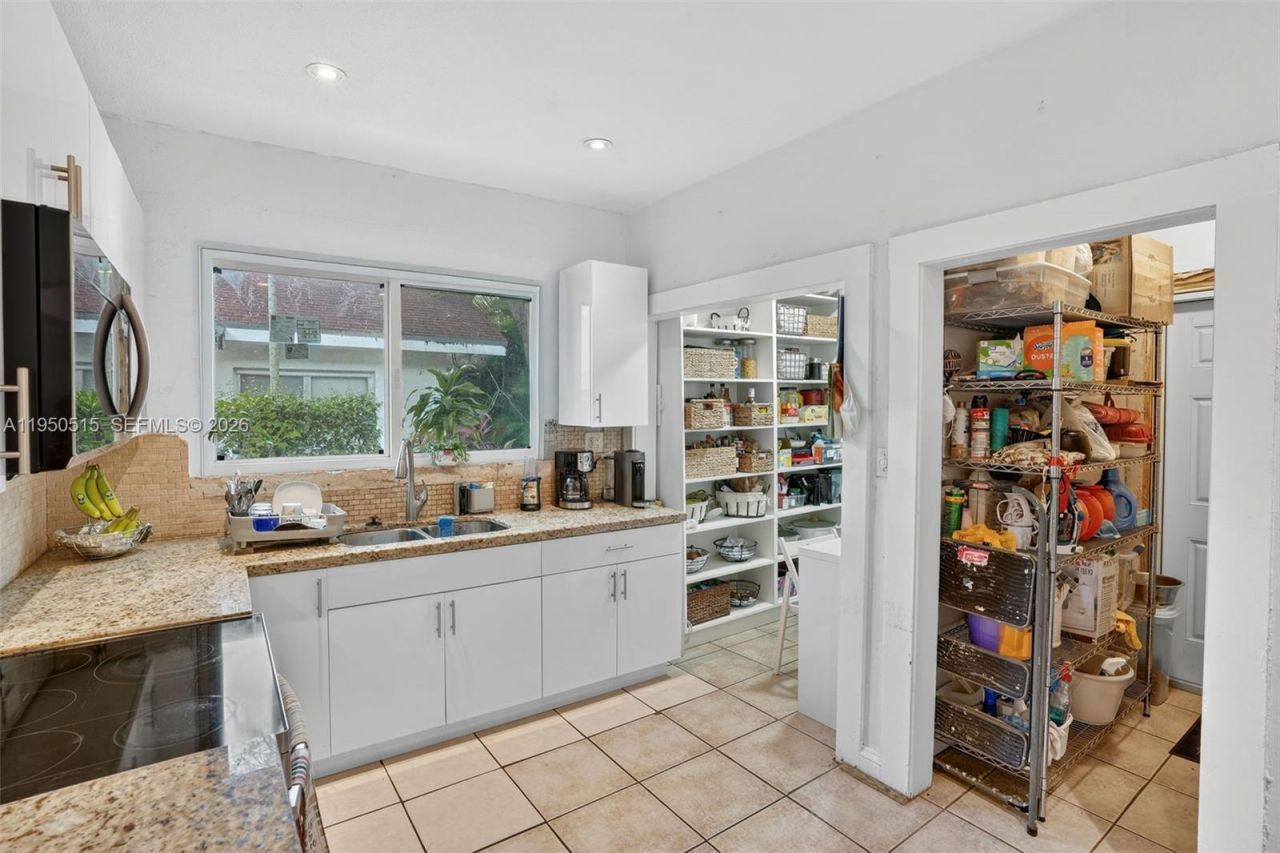 1649 SW 11th Ter, Miami, FL 33135 Photo