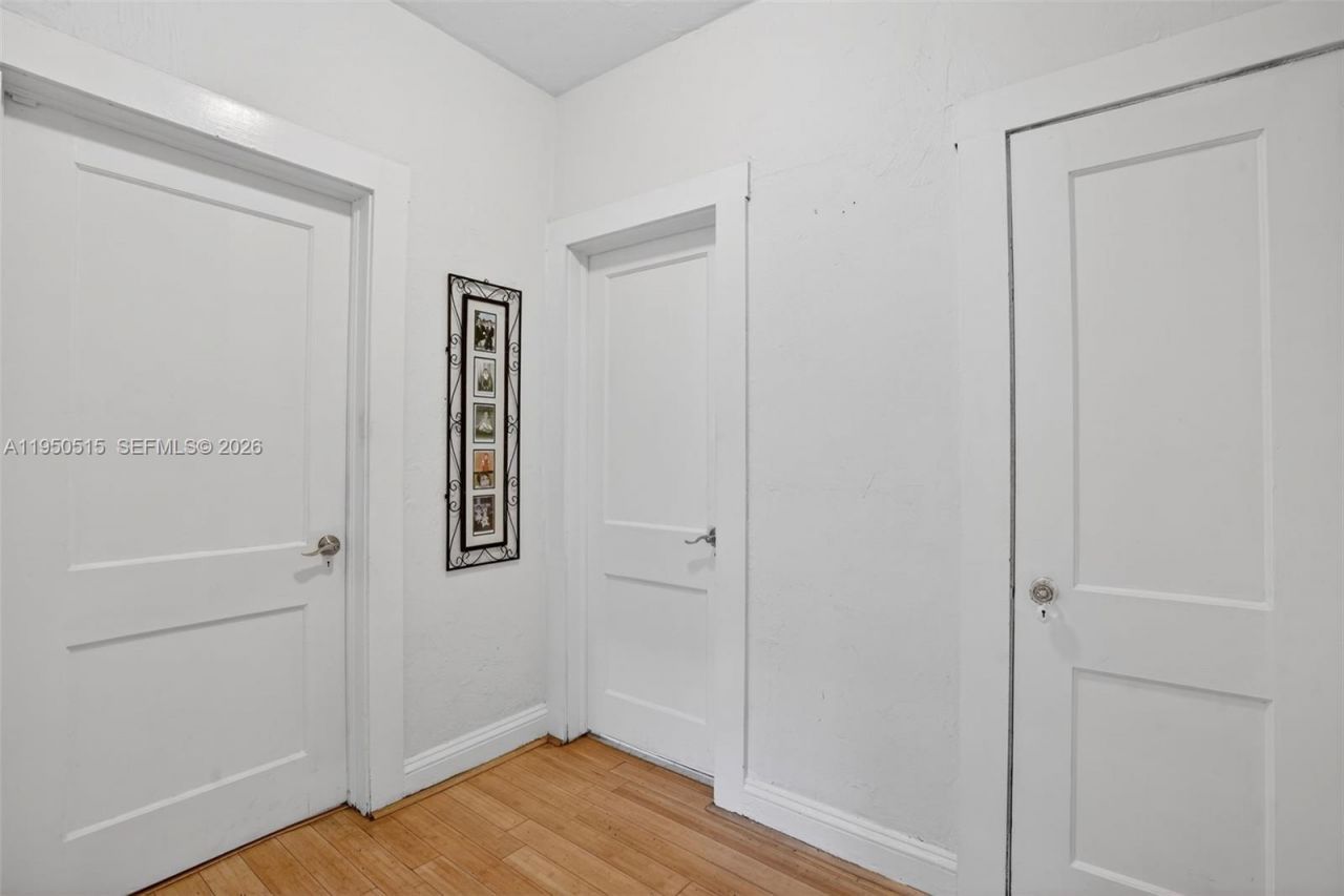 1649 SW 11th Ter, Miami, FL 33135 Photo