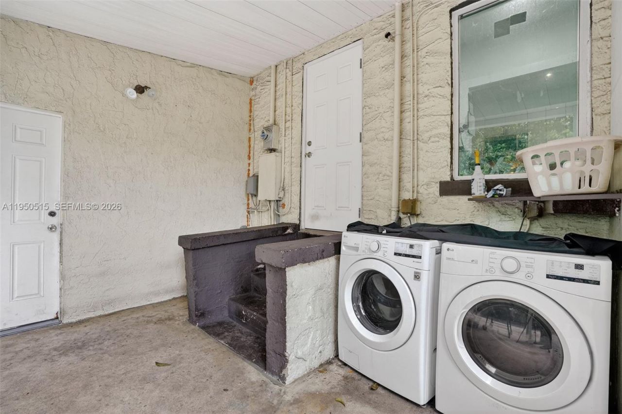 1649 SW 11th Ter, Miami, FL 33135 Photo