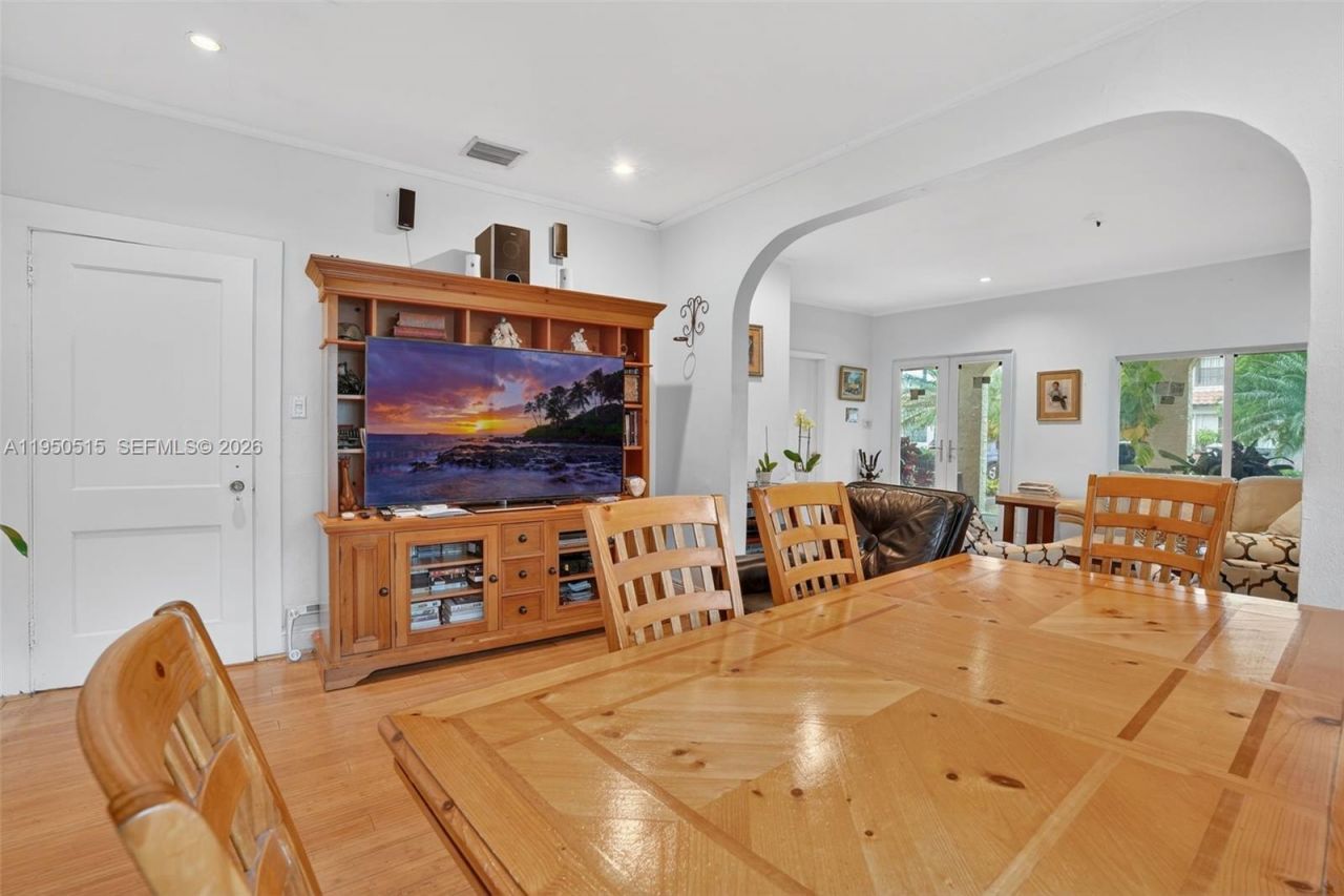 1649 SW 11th Ter, Miami, FL 33135 Photo