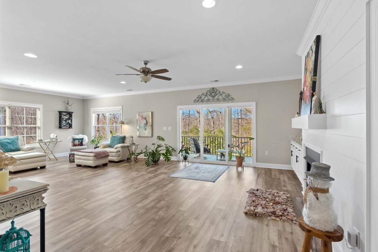 254 River Edge Dr. Photo 5