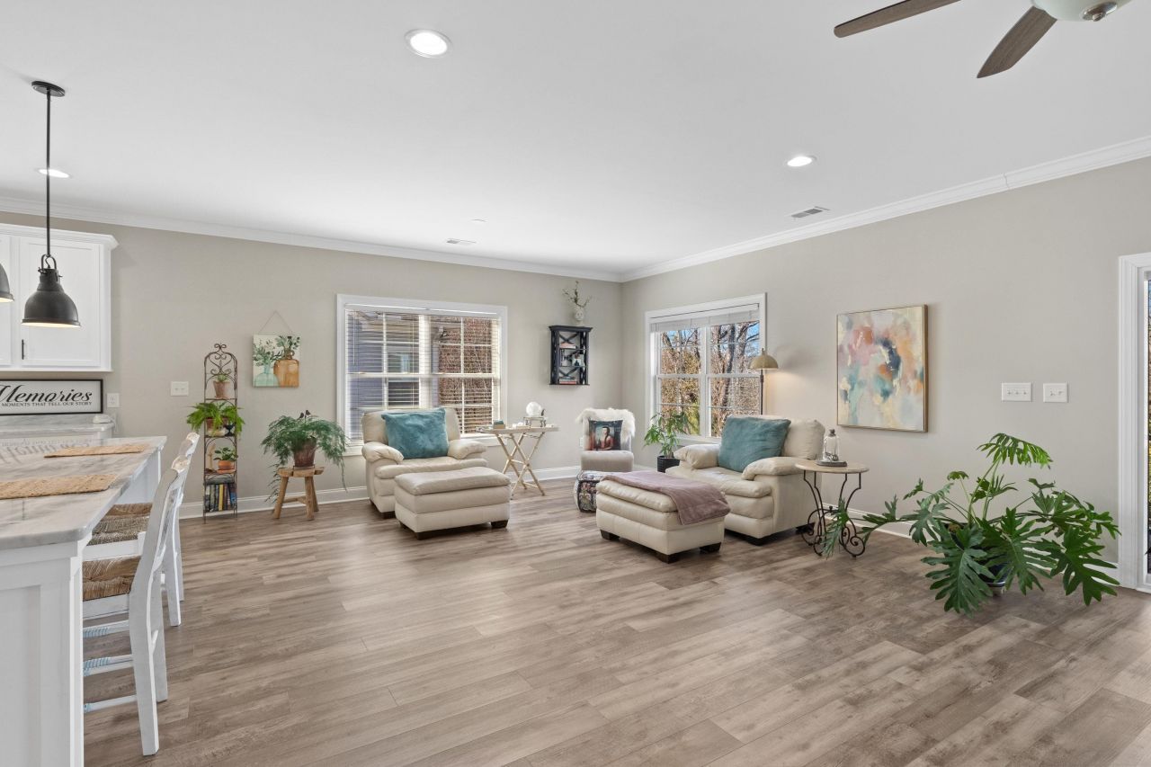 254 River Edge Dr. Photo 6