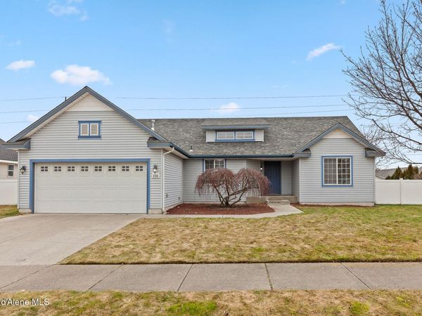 8188 N Ainsworth DR, Hayden, ID 83835