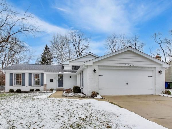 421 Berry Drive, Naperville, IL 60540