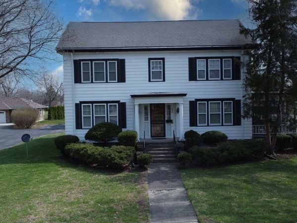 454 S 5th Street, Watseka, IL 60970
