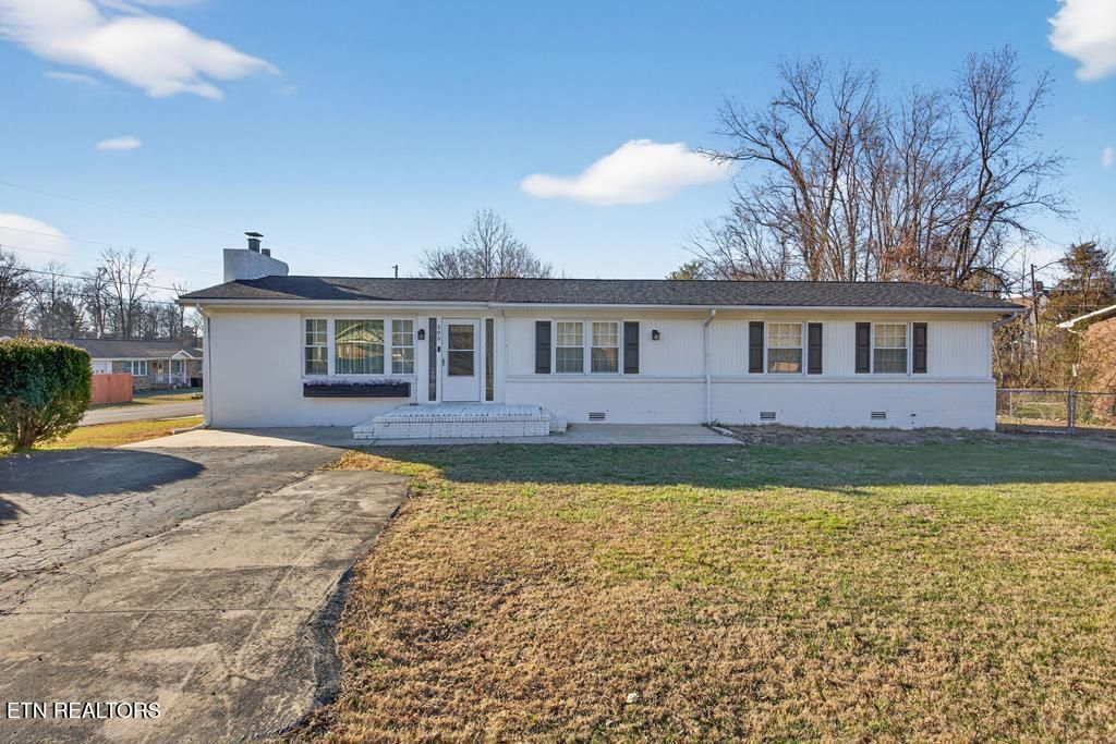 385 Campbell Drive, Cookeville, TN 38501 Main Photo
