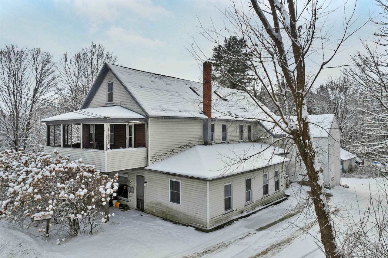 11 White Plains Road Webster, NH 03303