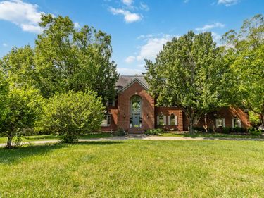 484 Woods Edge Drive, London, KY 40741