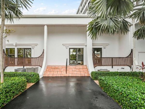 3589 S Ocean Boulevard, Unit 30, South Palm Beach, FL 33480