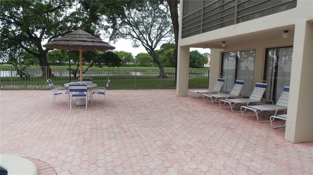 2320 S Cypress Bend Dr, Unit 206, Pompano Beach, FL 33069 Photo
