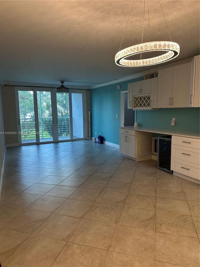 2731 NE 14th St Cswy , Unit 205, Pompano Beach, FL 33062 Photo