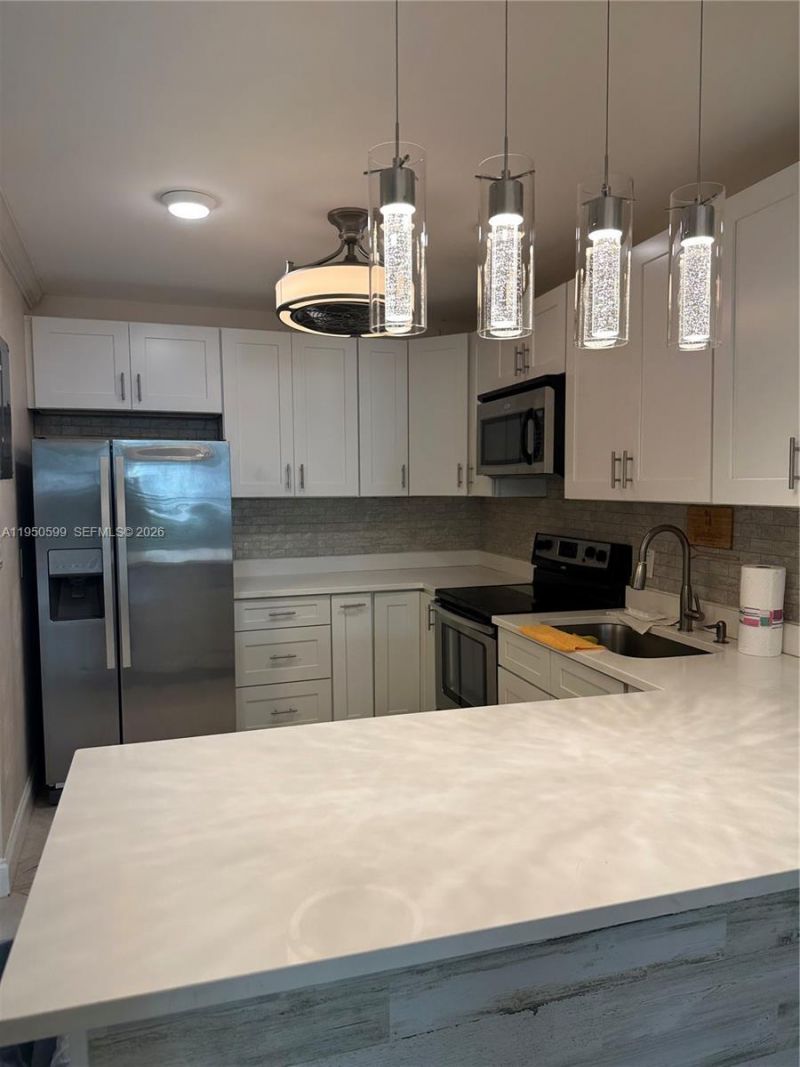 2731 NE 14th St Cswy , Unit 205, Pompano Beach, FL 33062 Photo