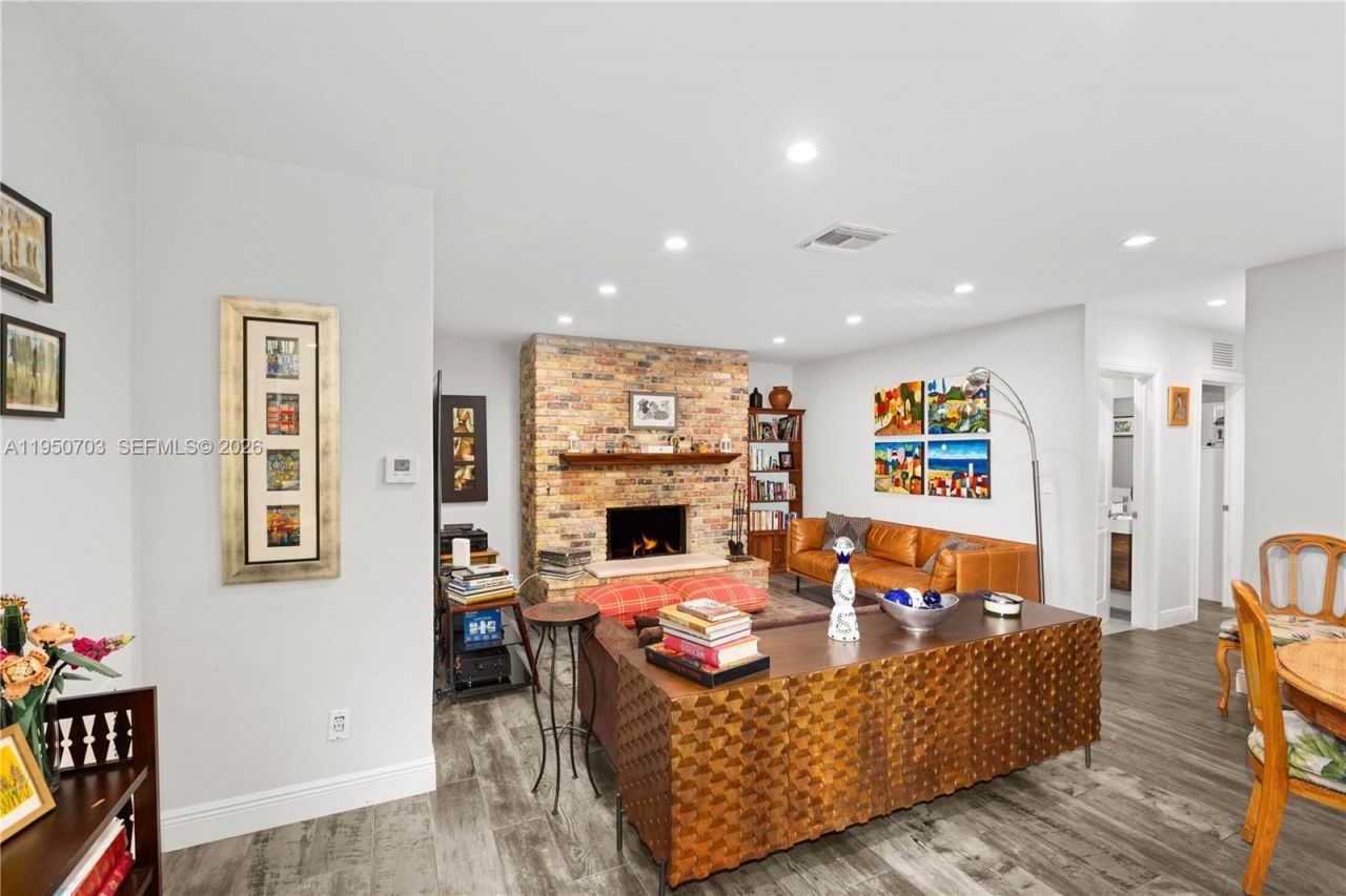 6809 Mentone St, Coral Gables, FL 33146 Photo