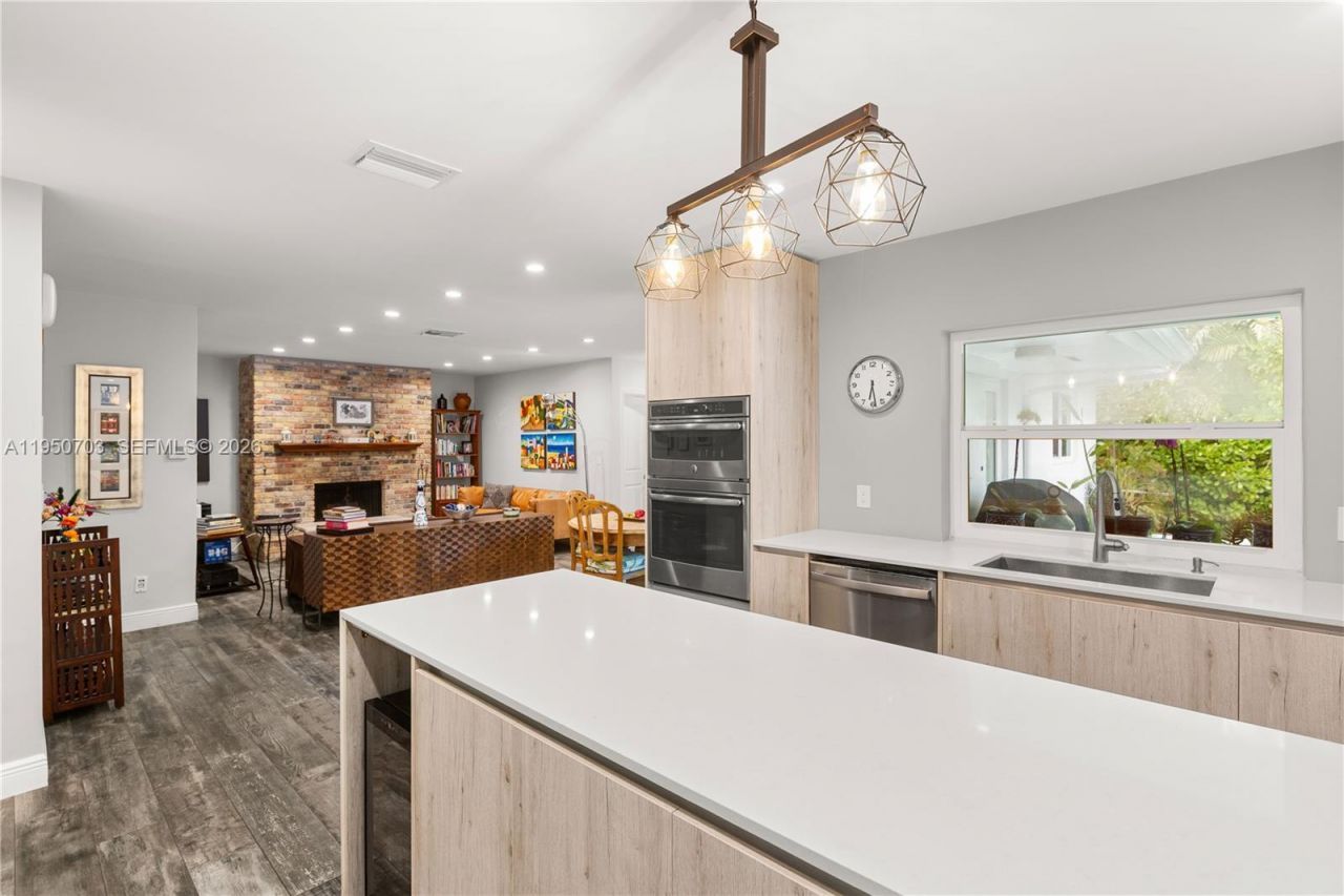 6809 Mentone St, Coral Gables, FL 33146 Photo